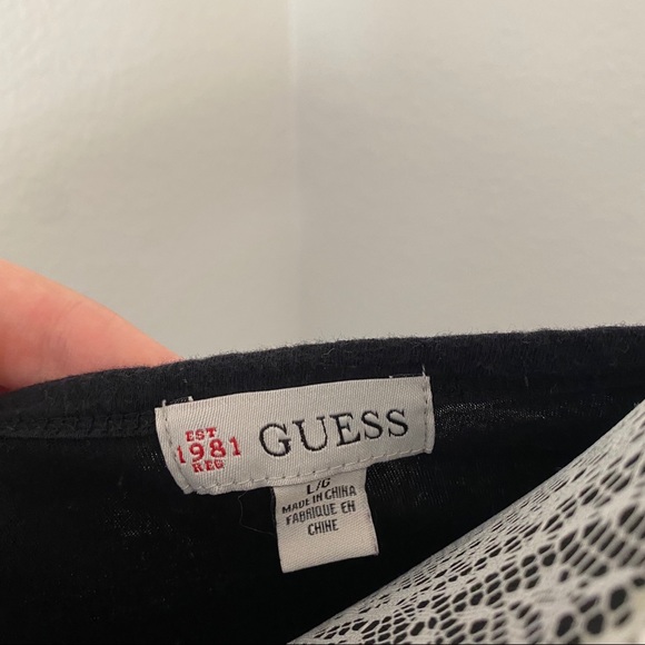 5/$25 Black Guess Jeans Sequin Logo Top - Picture 4 of 7